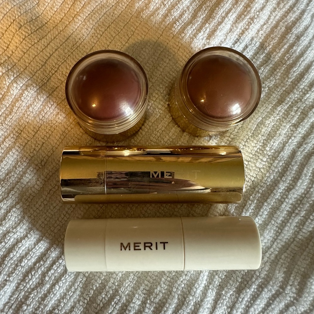 Merit Beauty set; Bronze Balm, Highlighting Balm, 2 Flush Balms.